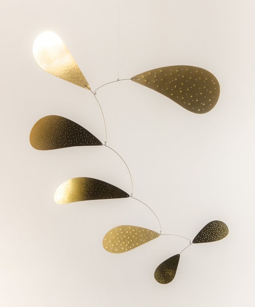 Hommage à Calder II In Gold - Kinetic Sculpture | Sculptures by Umbra & Lux | Umbra & Lux in Vancouver