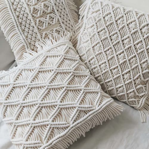 Macrame pillows | Pillows by Sploty_makrama