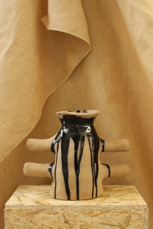 INSTINCT Black | Vases & Vessels by Léa Munsch