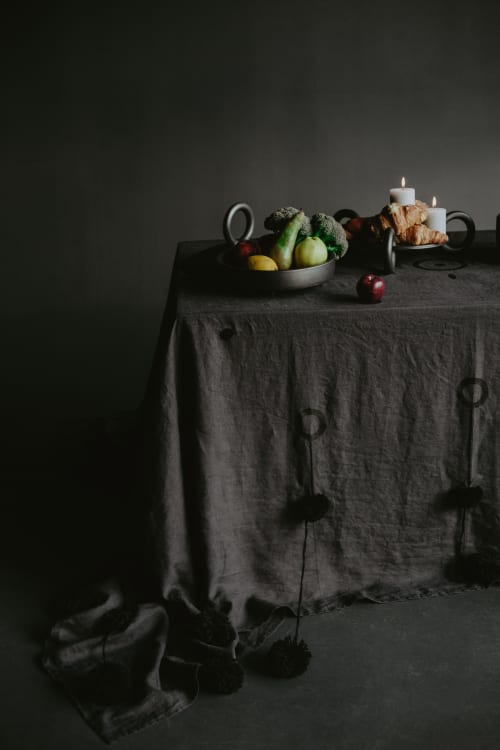 Shallow Serving Bowl with Lid Guculia. Shadow