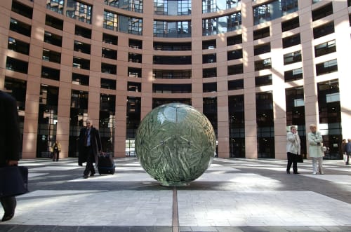 United Earth Glass Sculpture | Public Sculptures by ARCHIGLASS by Urbanowicz | Parlement européen in Strasbourg