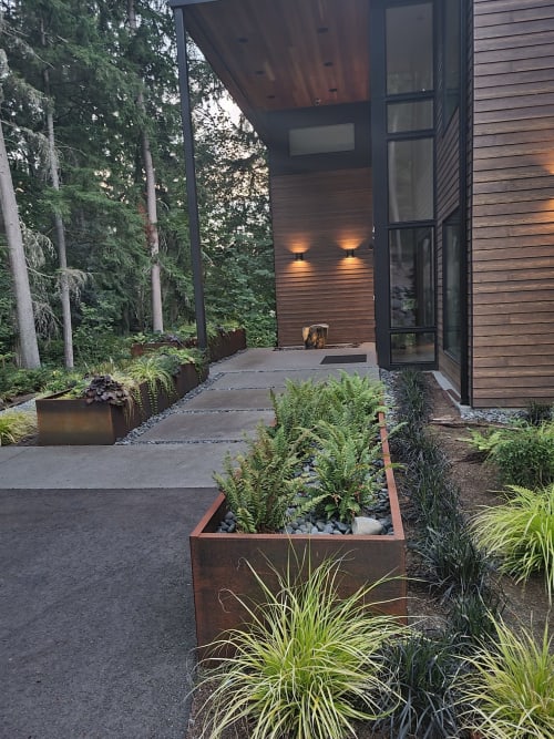 Custom corten steel sectional planter beds | Plants & Landscape by Avidon Design