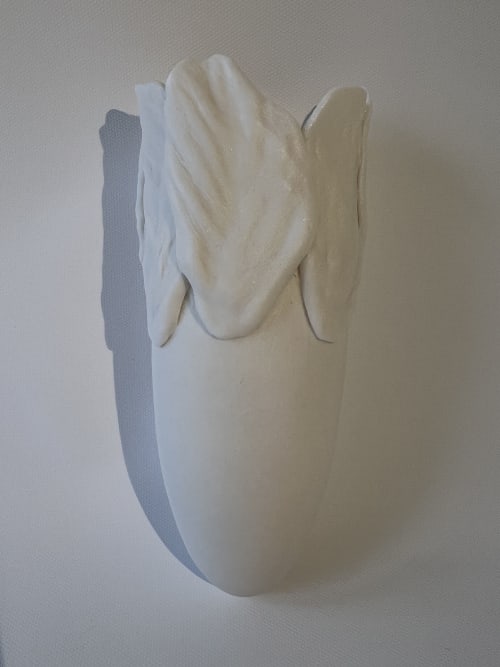 Small flower vase for wall | Vases & Vessels by Helene Fleury