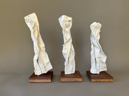 Leaning In - Plaster Sculptures | Sculptures by Lutz Hornischer - Sculptures in Wood & Plaster
