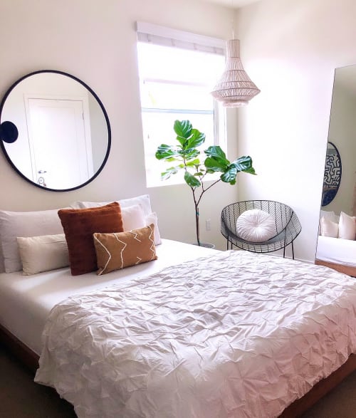 I dream of Jeannie macrame chandelier | Chandeliers by Knots to Mention
