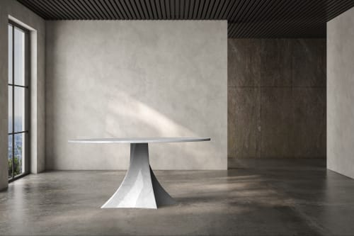 "Bianca" Round dining table in White Carrara marble | Tables by Carcino Design
