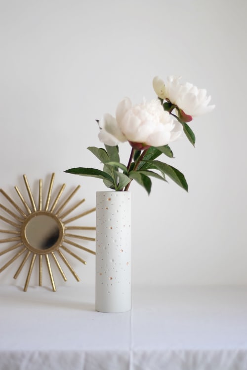UCHU Vase | Vases & Vessels by Sofia Sustelo