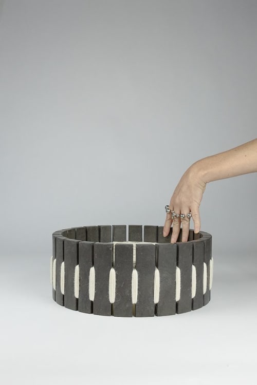 Cuna _ basso | Decorative Objects by gumdesign