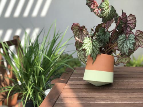 Rolling flower pot - Voltasol Mini | Vases & Vessels by Livingthings