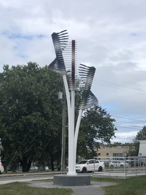 Jeux de clés | Public Sculptures by COOKE-SASSEVILLE | Stade De La Cité Des Jeunes in Rivière-du-Loup