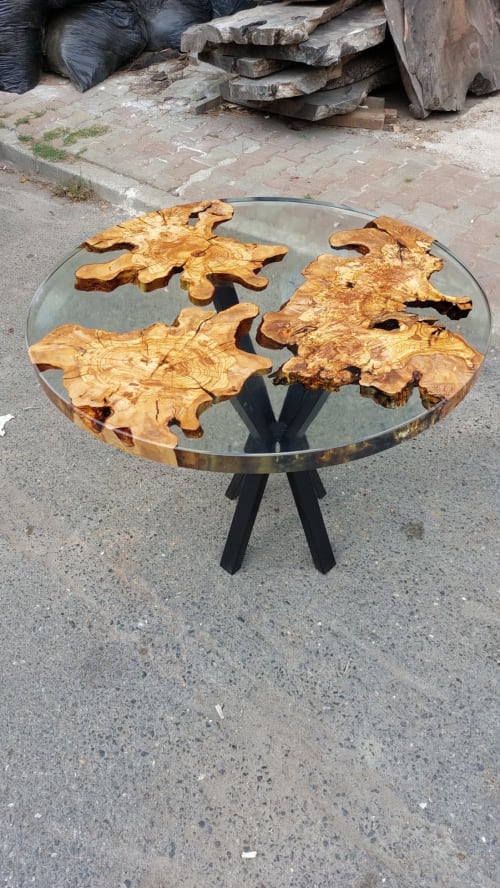 round epoxy table, olive table, olive epoxy table | Tables by Brave Wood