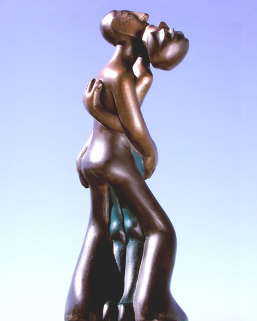 L'Embrasse | Public Sculptures by Nina Winters