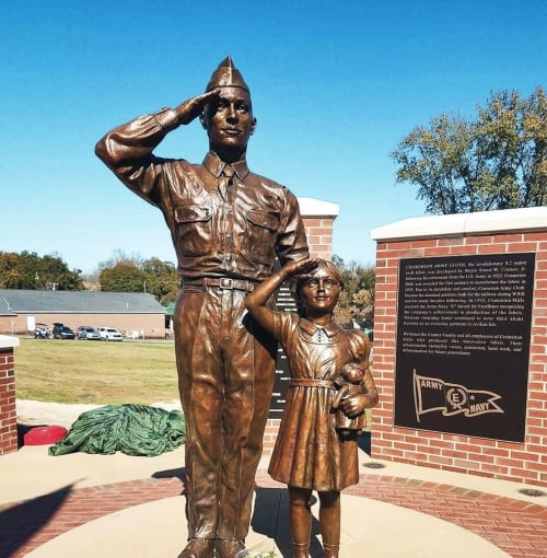 Patriotic Father and Daughter | Public Sculptures by Big Statues LLC