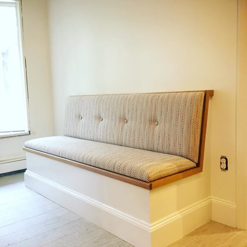 Built-in Table Banquet | Furniture by Paul Charette