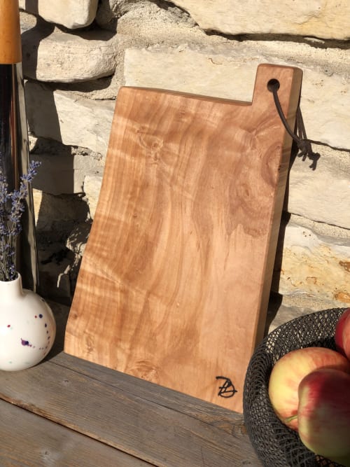 Live edge maple burl board | Tableware by Patton Drive Woodworking