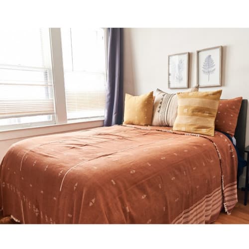 Reyti Organic Cotton King Size Bedspread | Linens & Bedding by Studio Variously
