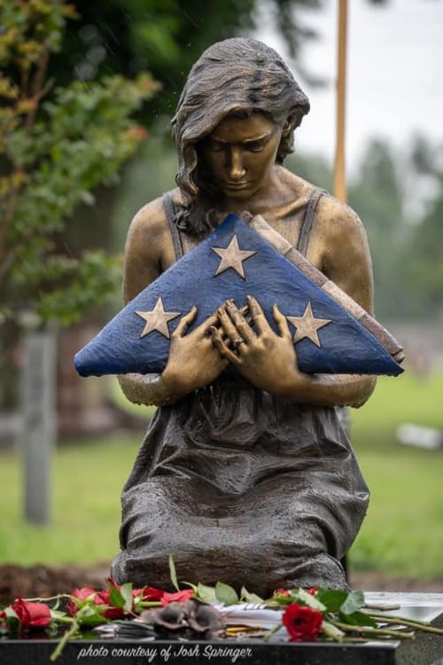 Gold Star Mother | Public Sculptures by Sutton Betti | Gracelawn Cemetery in Edmond