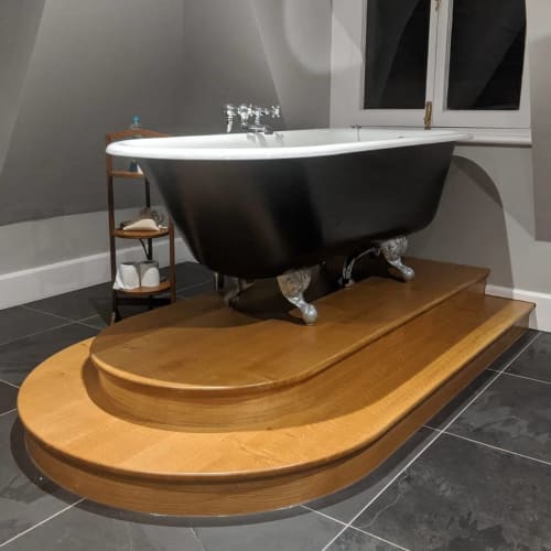 Oak bath plinth | Furniture by Lakeland Bespoke