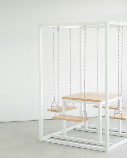 White 4-Seater SwingTable Cedar | Tables by SwingTables