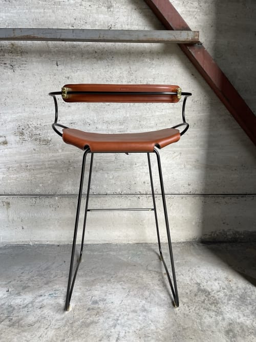 ¨Hug¨Kitchen Bar Stool w/backrest Brass Steel &Natual Leath | Chairs by Jover + Valls
