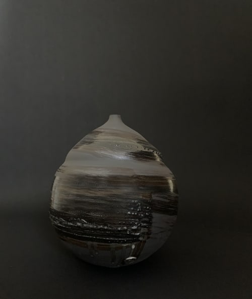 RWH-10 | Vases & Vessels by Rosa Wiland Holmes
