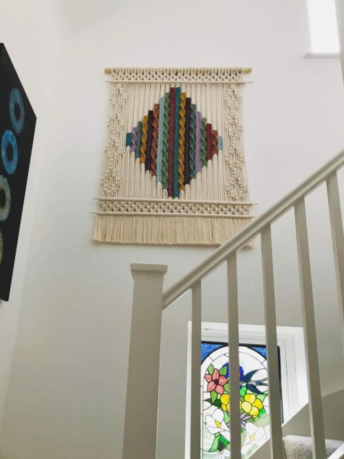 Rainbow Diamond | Wall Hangings by Leonor MacraMaker