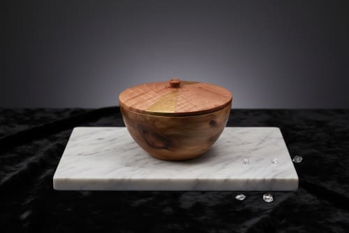 Walnut & Gold Leaf Lidded Vessel – Hand‑Turned | Decorative Bowl in Decorative Objects by Holzkunst Samuel Meisinger