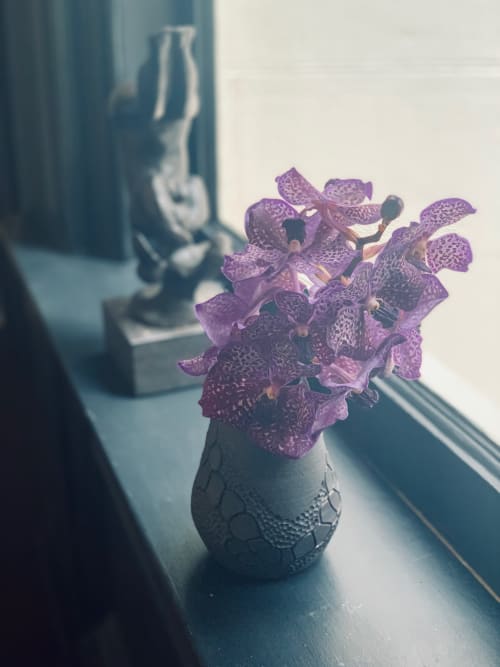 Dark.Cellular.Vase | Vases & Vessels by Seoul Sister Studio