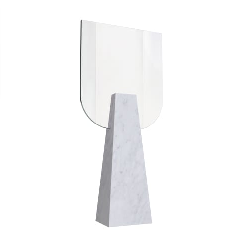 "Ophelia" Contemporary table mirror in White Carrara marble | Decorative Objects by Carcino Design
