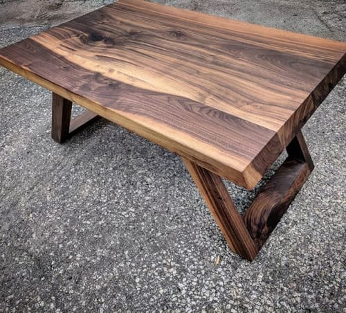 Walnut Coffee Tables : Https Encrypted Tbn0 Gstatic Com Images Q Tbn And9gcqb8wczadqm4pijx W Gqcdz2kotbky9nb7nsvk5rc Usqp Cau : Niklaus 47 oval coffee table, american walnut and black by euro style.