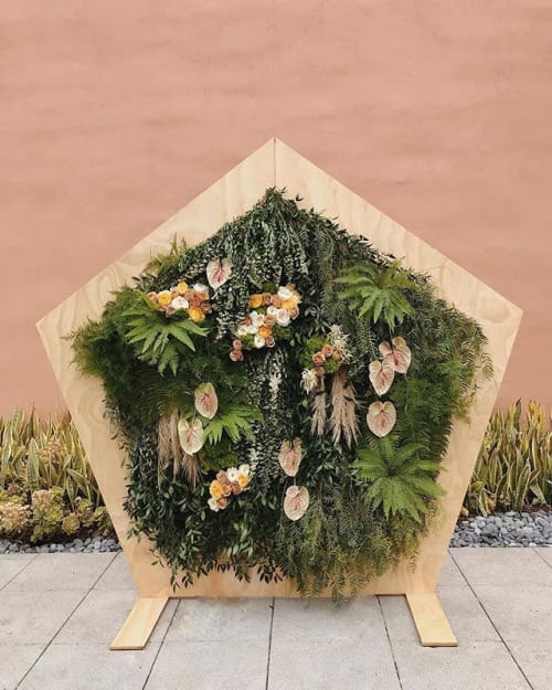 Modern Garden Pentagon Installation | Floral Arrangements by Tiffany Lusteg | Stone Brewing World Bistro & Gardens – Liberty Station in San Diego