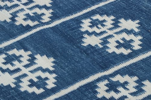 Rug & Kilim’s Contemporary Dhurrie Rug in Blue with White | Rugs by Rug and Kilim