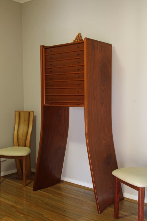 Collectors Cabinet | Furniture by Darren Oates Fine Furniture