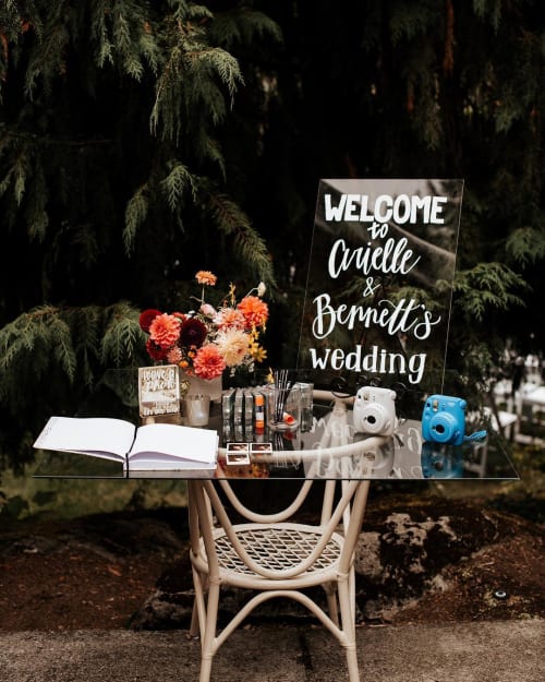 Custom Hand Lettering | Signage by Adria Vey (Draft & Ink Calligraphy Co.) | Robinswood House - Seattle Bride in Bellevue