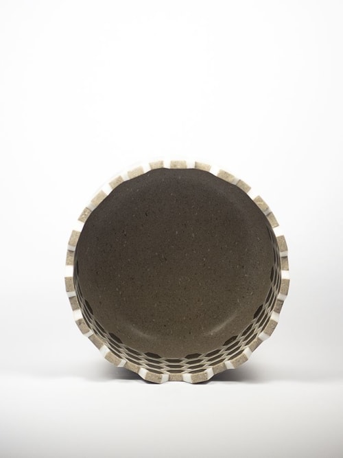 Esagoni - bianco nero | Planter in Vases & Vessels by gumdesign