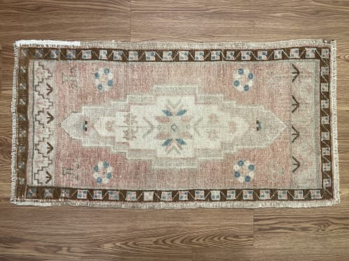 Vintage Turkish rug doormat |  1.9 x 3.3 | Rugs by Vintage Loomz
