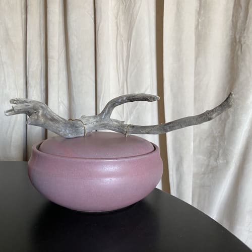 Pet urn | drift wood | pink | grey | Vases & Vessels by Helene Fleury