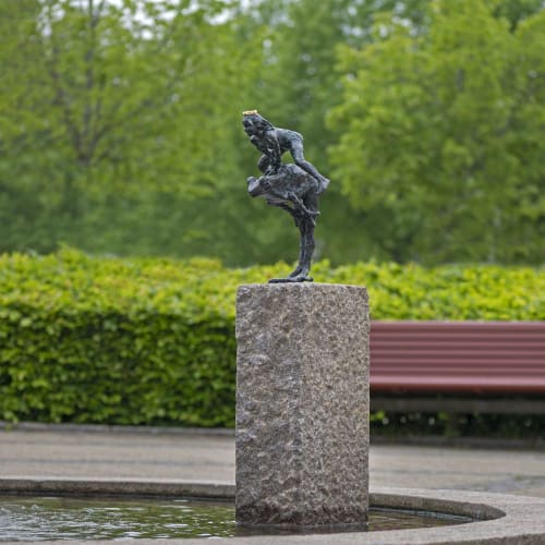 Leap Frog | Public Sculptures by Helle Rask Crawford | Kjellerup in Kjellerup