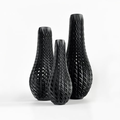 Modern Vase "CONE" Set of 3 Vases, made of Bio Resin, German | Vases & Vessels by Studio Plönzke