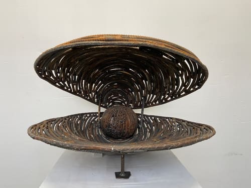 Shell with Pearl | Public Sculptures by Pedro Villalta