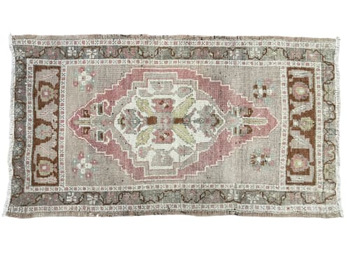 Vintage Turkish rug | 1.10 x 3.3 | Small Rug in Rugs by Vintage Loomz
