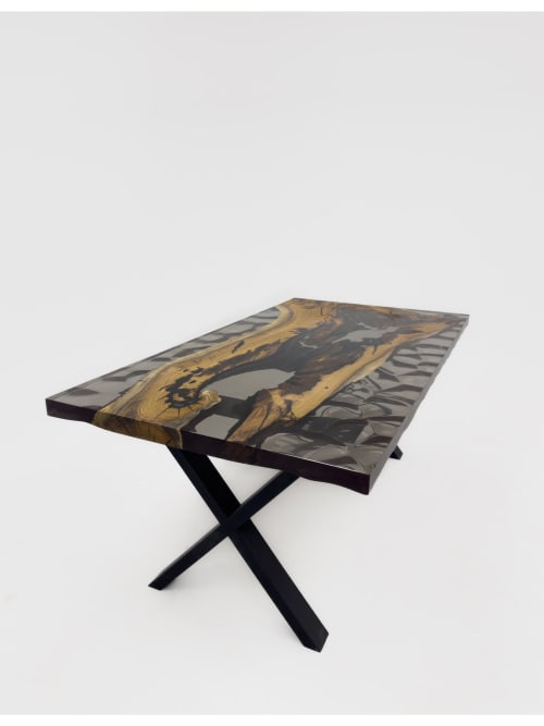 Clear Epoxy Dining Table With Handmade Special Bubble Effect | Tables by Tinella Collection