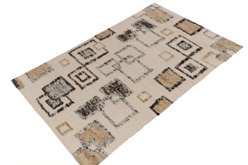 Modern Kilim rug in White and Black Geometric Pattern | Rugs by Rug and Kilim