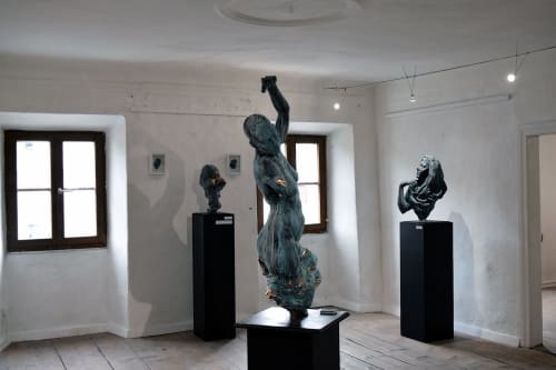 Isabel | Sculptures by Ange Schmiert | Private Residence in Salzburg