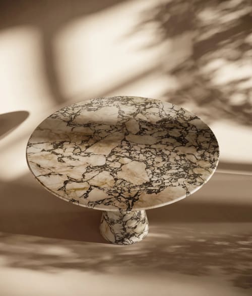 Italian Calacatta Round Table - Round Marble Table | Tables by TigerWoodAtelier