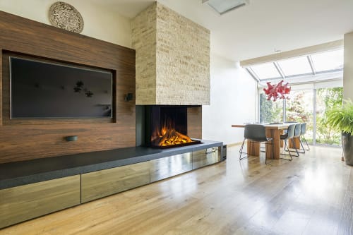 E32 H: 3-Sided Electric Fireplace