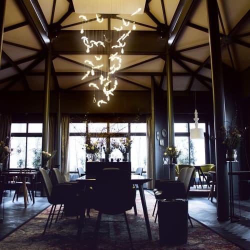 Deconstructed Wersailles - Restaurant L'Ours | Chandeliers by Beau&Bien | L'Ours in Vincennes