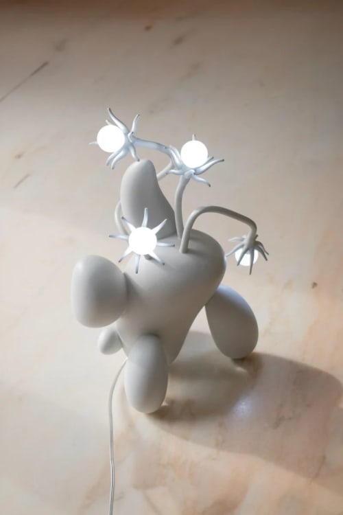 La Fleur Fanée - white | Table Lamp in Lamps by Vincent Decat