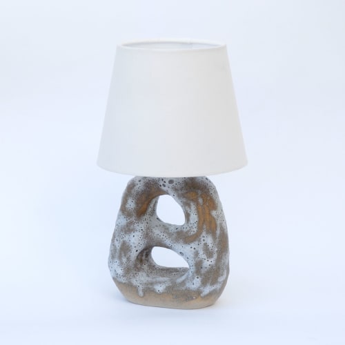 Amphora Lamp - White and grey | Table Lamp in Lamps by niho Ceramics