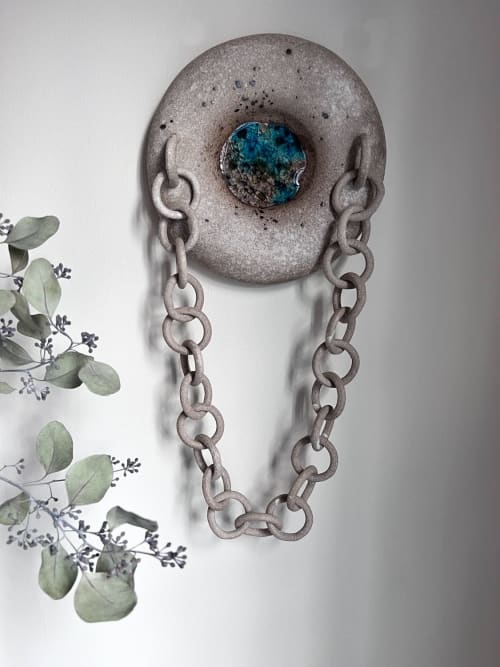 " Ayn II " ceramic chain wall sculpture | Wall Hangings by Asmaa Aman Tran